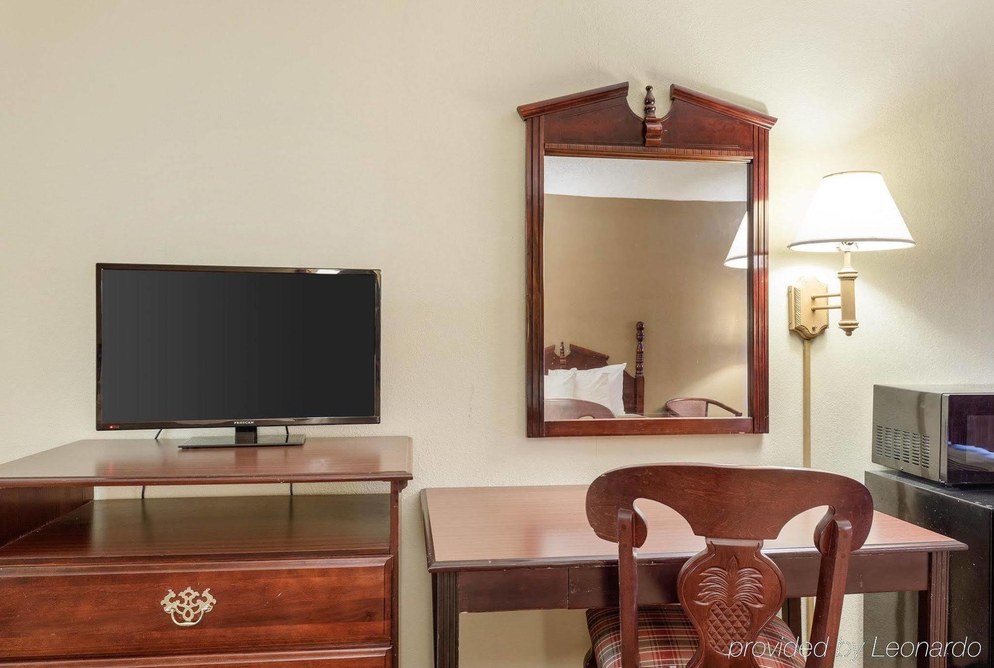Inn Rodeway West Memphis